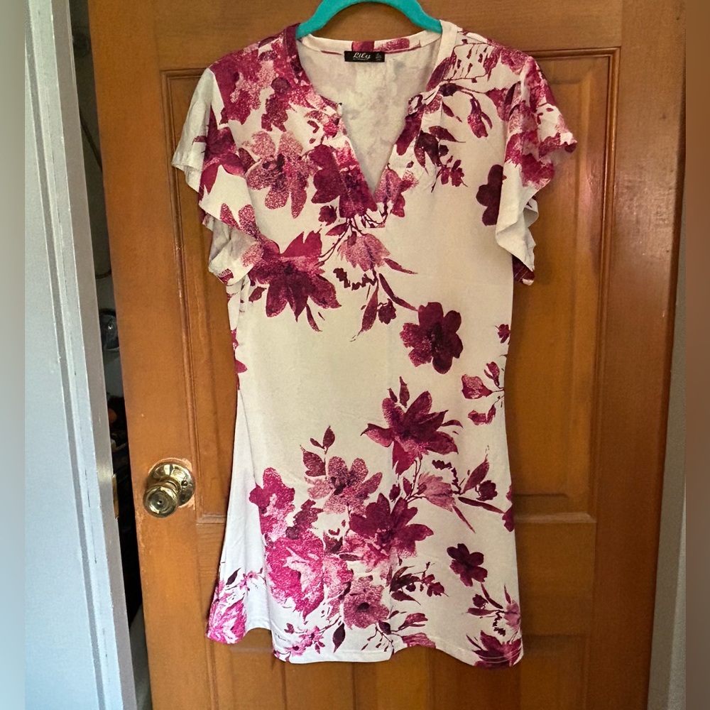 Silky Tunic size Small